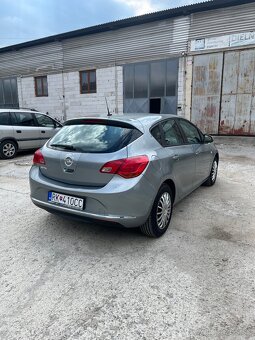 Opel Astra 2013 - 3