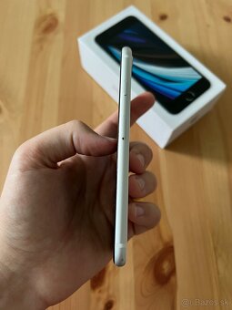 Apple iPhone SE 2020 256GB White 100% batéria - 3