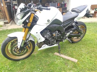 Yamaha FZ8 - 3