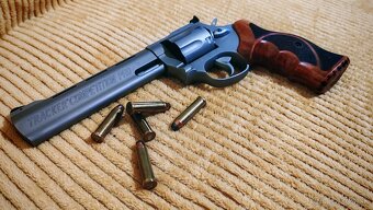 Revolver Taurus - 3