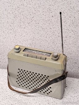 Trifels Akkord-Radio 》Hybridné prenosné batériove auto-rádio - 3