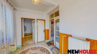 Rodinný dom v pôvodnom stave s pekným slnečným pozemkom 890  - 3