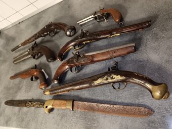 Starožitné pištole pušky - 3