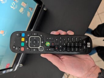 HP IQ500 AIO (all-in-one) s dotykovou obrazovkou - 3