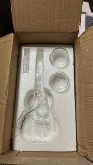 Sklenená darčeková fľaša Gitara +podnos a 2 poháre - 3