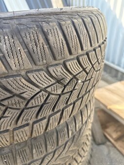 Good year 215/55R17 - 3