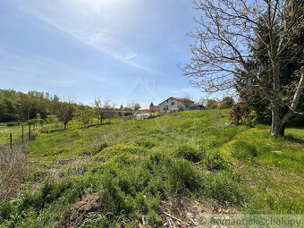 Pozemok v tichej slepej uličke v obci Semerovo - 3