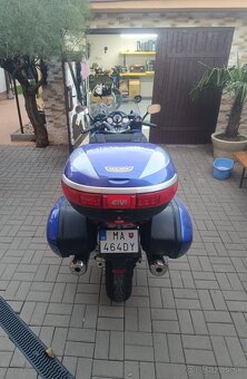 Yamaha FJR1300 - 3