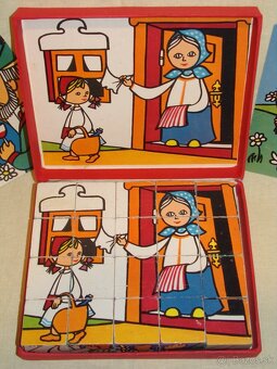 Retro obrázkové kocky ČERVENÁ ČIAPOČKA - 3