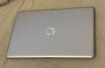 HP 250 G6 i5 8GB 256GB + TAŠKA - 3