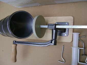 PLNICKA  NA  KLOBASY - 3