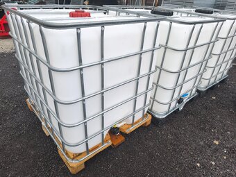 Predám ibc kontajner 1000l plastová nádrž - 3