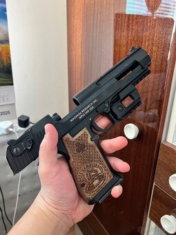 Desert Eagle Poker Edition iba 300ks na svete - 3