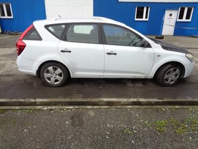 Kia ceed SW  kombi, 1,6crdi  rozpredám na náhradné diely - 3