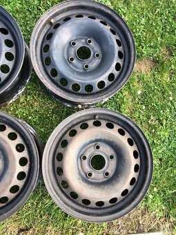 Predám 4ks plechové disky 5x112 R15 do vw škoda - 3