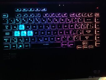 Asus ROG Strix G15 + Razer myš - 3