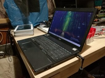 Acer. Intel Dvojjadro. 15,6" LED. 4GB. 500 GB. - 3