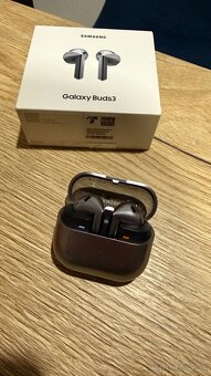 Samsung Galaxy Buds3 - 3