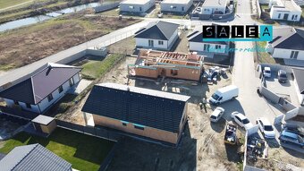 Výborná lokalita 4 izbový bungalov, 507m2, tepelné čerpadlo - 3
