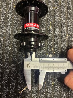 Predný náboj Novatec D041SB-B15 – 36 dier - 3