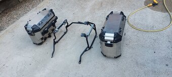 Honda kufre Africa twin - 3