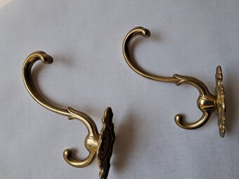 MOSADZNÉ VEŠIAKY - 3