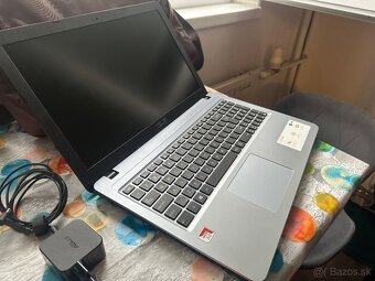 Asus VivoBook 15 - 3