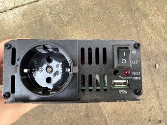 Predam menič napätia 24V na 230V 600Wp - 3