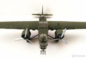 Predám AERO MB-200, plastikový model, mierka 1/72 - 3
