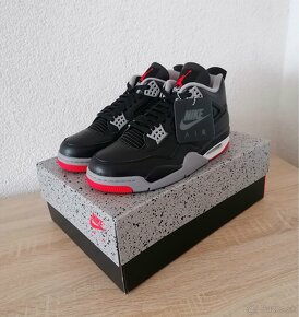 Nike Air Jordan 4 Bred - 3