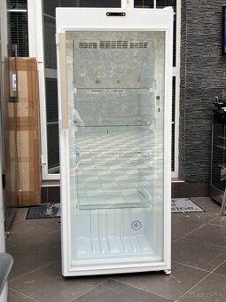 Presklená chladnička s ventilátorom a LED osvetlením - 3