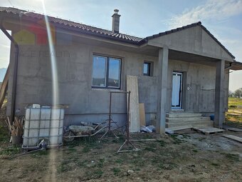 REZERVOVANÉ - Novostavba - 3 izbový bungalov v obci Horovce - 3