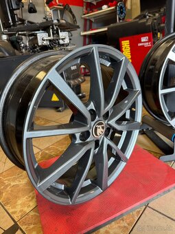 1. Predam Alu disky Anzio R17. - 3