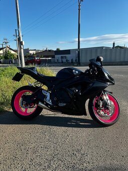 SUZUKI GSXR 750 - 3