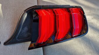 Predám zadné US svetlá pre Ford Mustang 2015-2023 - 3