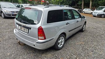 Ford Focus Combi 1.6 74 kW 2004 klima nové ČR STK 4/27 - 3