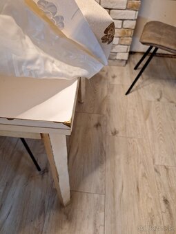 Jedálenský stôl - 3