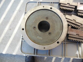 Hlava na sustruh - TOS - 3