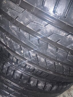 Letné gumi 255/35 R20 - 3