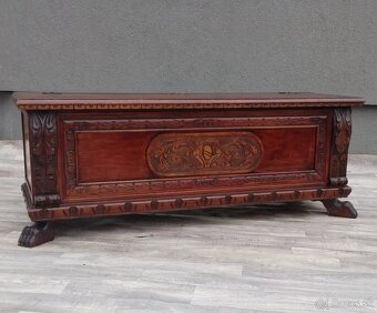 Truhlica vyrezávaná. - 3
