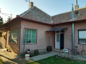 Predáme starší rodinný dom v obci Bešeňov - 3