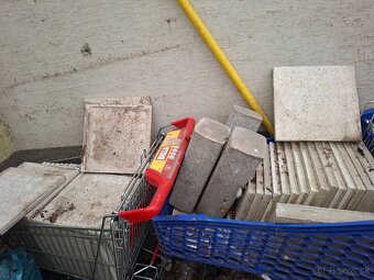Záhradné kochle, exteriérové dlažby, 3ks plastové palety - 3