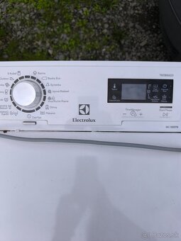 Predám zhora plnenú práčku Electrolux - 3