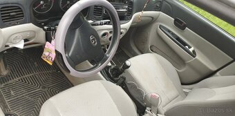 Hyundai accent. - 3