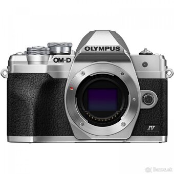 Olympus OM-D E-M10 Mark IV - 3