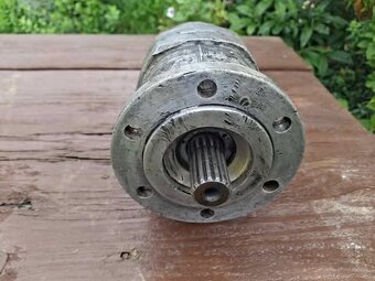 predám hydraulicke čerpadlo na pv3s - 3
