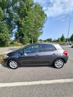 Toyora auris 2.0 diesel - 3
