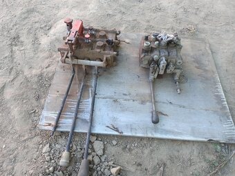 Hydraulický rozvádzač 3 sekciový - 3