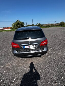 Mercedes Benz B200 - 3