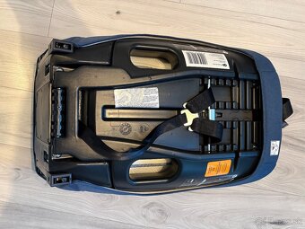 Predám KINDERKRAFT Autosedačka SAFETY-FIX Isofix Navy 9-36 k - 3
